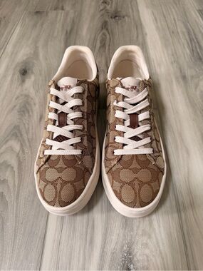 Coach Lowline Signature Canvas Sneakers Women’s Size 7 Khaki Brown G4967